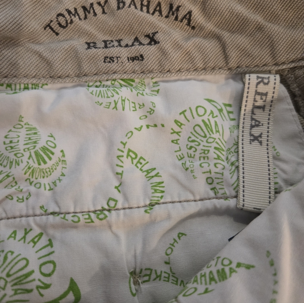Men's Tommy Bahama Relax Chino Cargo Khaki Shorts 32x9 - Picture 2 of 5
